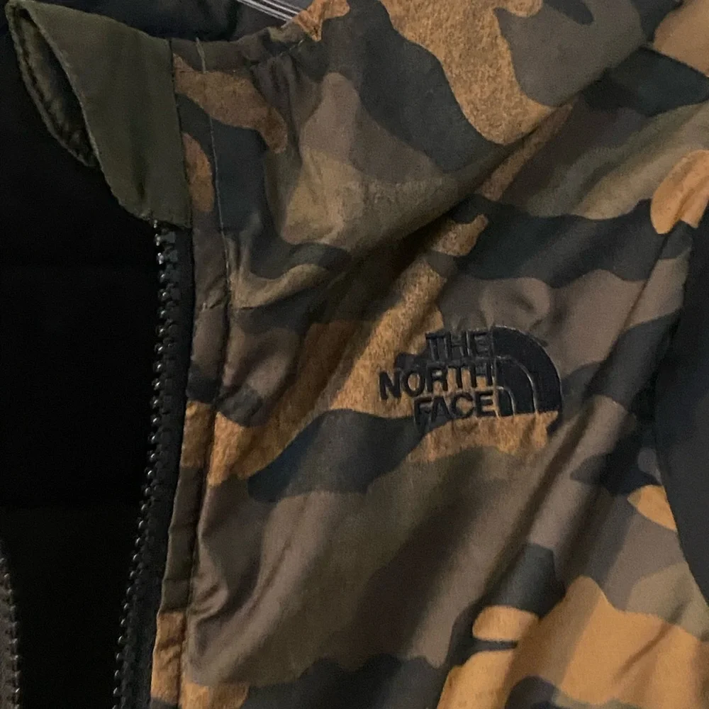 The North Face
Toddler Boys Reversible Perrito Jacket 3T - Picture 9 of 10